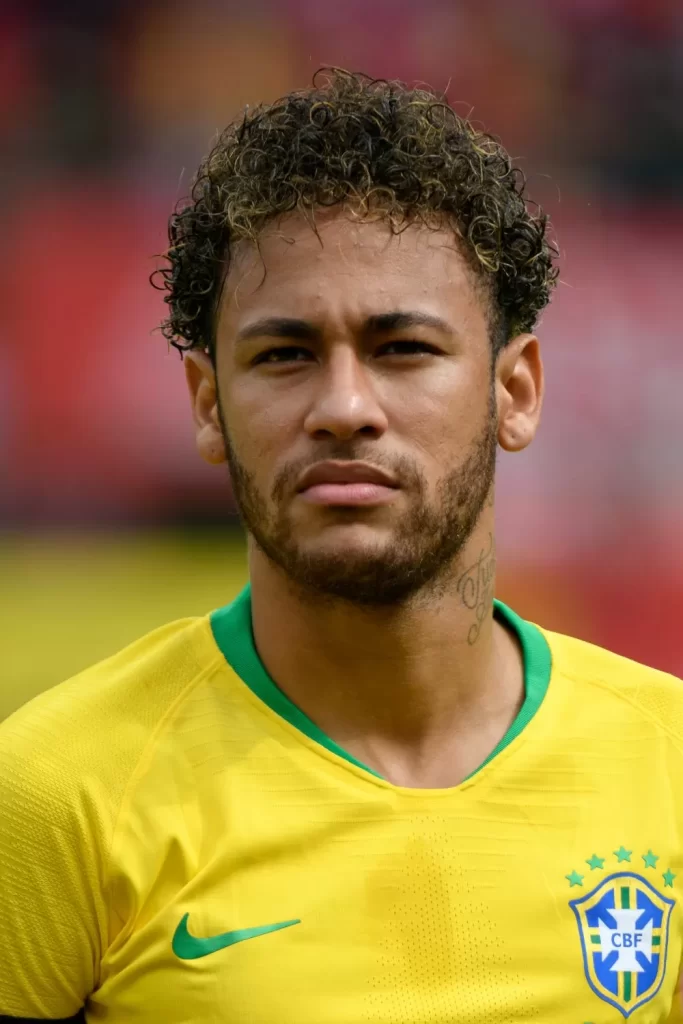 Neymar avec le maillot de la sélection brésilienne 